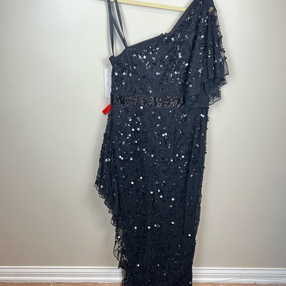 New Mac Duggal Black One Shoulder Gown, Size 12 - Picture 5 of 7
